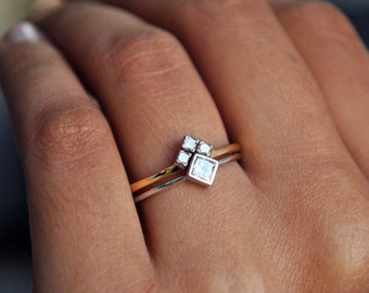 Wedding Ring Set. White Yellow Gold Princess Cut Diamond Bridal Engagement Ring Set. Chevron V Wedding Band. Diamond Wedding Set