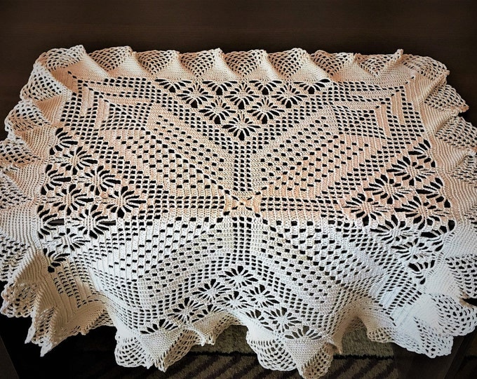 Crochet lace - Dinner Placemat - Mom birthday gift - Housewarming Gift - Square crochet - Table mat Centerpiece- Doily Crocheted - Crochet.