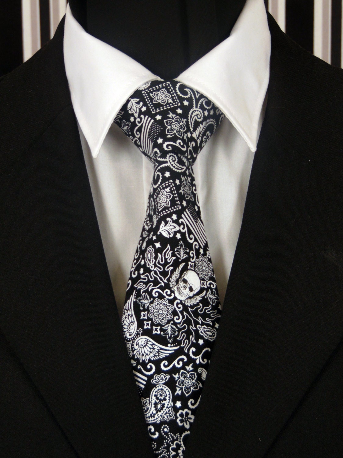 mens skull tie