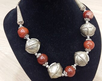 Vintage Yemeni Necklace, Ethnic Caps and Beads Necklace, Yemenite Bedouin Choker, Nomad Tribal Jewelry.