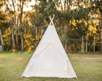 Kids Teepee, Lace Teepee, Childrens Teepee, Vintage Lace Teepee, Photo Props Tent, Play Tent, Teepee Tent, Kids Photo Props, Tipi, Playhouse