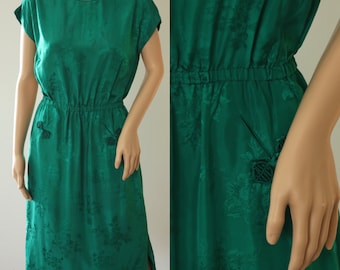 emerald green asian clothes
