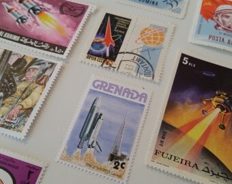 25 SPACE Stamps / World Space Themed Postage Stamps