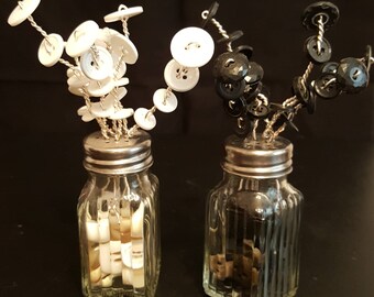 Button Bouquet Salt&Pepper Shaker Set