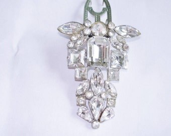 Fur Clip Brooch Clear Rhinestone Silver Tone.