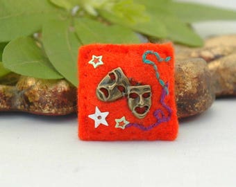 theatre masks pin, drama teacher gift, stage lover, thespian gift, gift for actress, orange felt brooch, mini pin, the arts, comedy tragedy