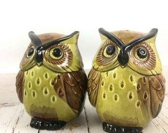 Lego Owl Salt and Pepper Shakers, vintage, owl decor, owls, kitchen, serving ware,