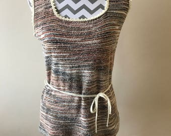 Cute vintage 70s sleeveless knit summer top