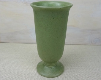 Haegar Pottery Vase // Mid Century Sage Green Vase // Vintage Flower Vase // Home Decor