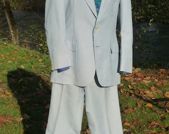 Suit 44R Seersucker HOLT RENFREW Suit 44" Chest, 36" x 29" Pants Made in USA for Holt Renfrew Men's Blue 44 Seersucker 2 Button Summer Suit