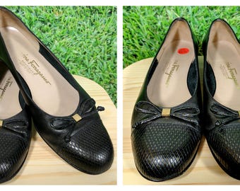 Vtg Salvatore Ferragamo Black Cap Toe Pump, 6.5 B // Ferragamo Italian Leather Shoes // Classic Ballet Flat // Snakeskin Cap Toe Flats