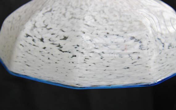Lustre blanc bleu opaline neige clichy verre bleu roi par holy10 Lustre bleu oriental