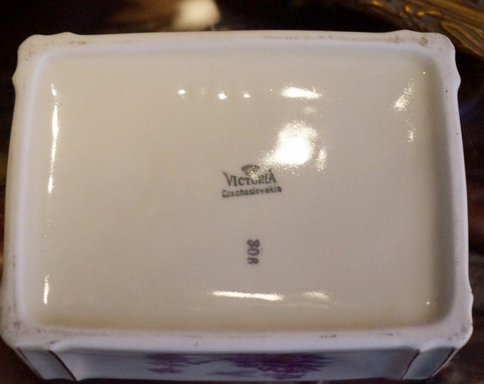 Victoria Porcelain Tidbit Box