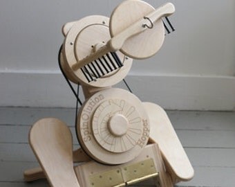 Hopper SpinOlution Spinning Wheel - Travel Spinning Wheel