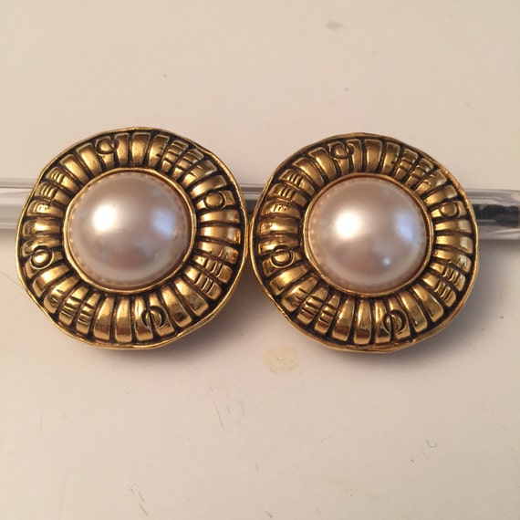 Chanel Earrings Vintage Fake Pearl Chanel Vintage Earrings