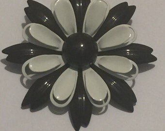 Vintage Enamel Flower Brooch Brown/ White