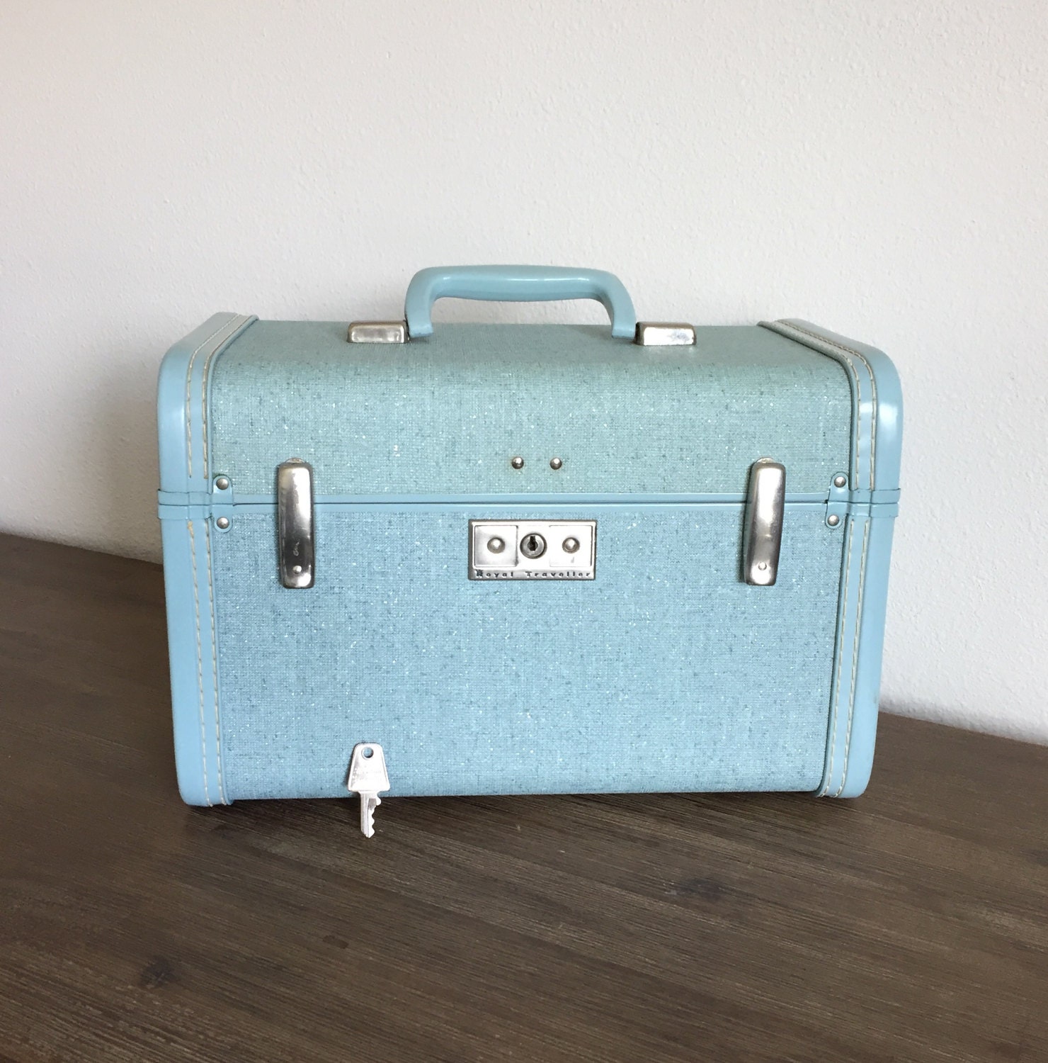 Light Blue Samsonite Royal Traveller Train Case with Key