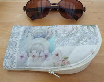 Quilted Sunglasses Case, Eyeglass Pouch, Reading Glasses Zipped Fabric Glasses Holder