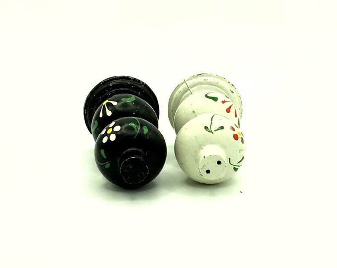 Rustic Salt and Pepper Shaker Set | Hand Painted Cast Iron Shakers | Kero Lamp Shakers