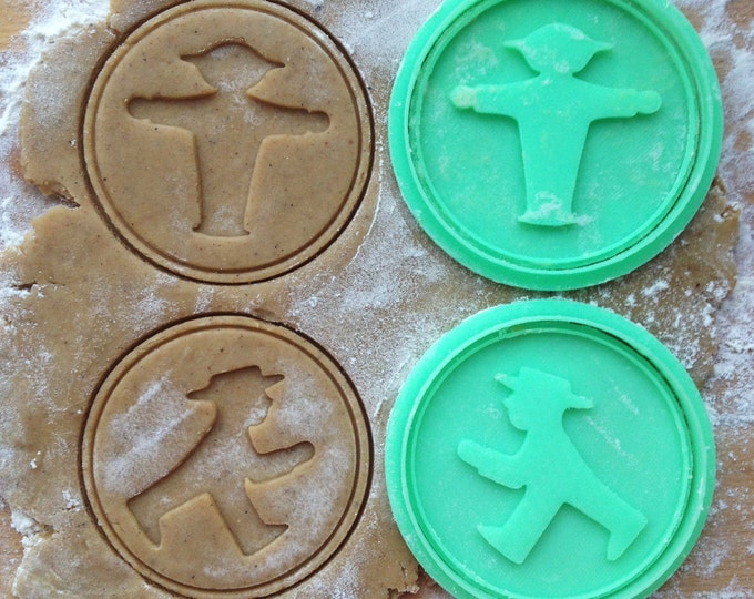 Ampelmann cookie cutter. Berlin symbol cookie stamp. Berlin's iconic brand. Germany cookies. Set of 2 cutters