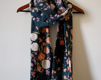 Handmade Nani Iro Fabric Fuccra Quingming Deep Green Floral Double Gauze Cotton Long Scarf with Crochet Detail - Japanese