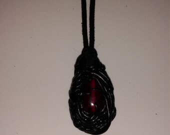 Polymer pendant in black and red