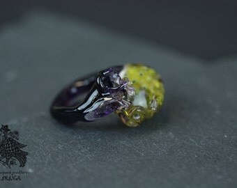 Glass-yellow ring with Daisy