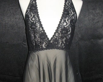 Vintage "Seductive Wear" by "Cinema Etoile" Lace Halter Nightie Size M