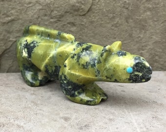 Zuni Fetish-Native American Art-TRADITIONAL MOUNTAIN LION-Stone Totem Animal-Zuni Carving-Green Serpentine