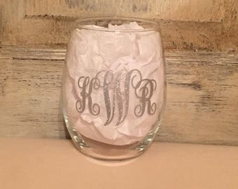 Monogram Wine Glass/Wine Glass/Bridesmaid Gift/Custom Wine Glass/Personalized Glass/Personalized Wine/Monogram Gifts/Monogram Glass