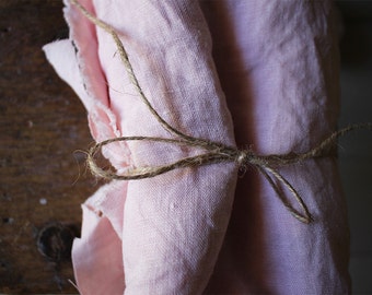 LINEN FABRIC - light pink / light weight