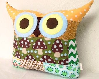 Sale /Patchwork/owl decor /or him/ Green /blue/polyfil Stuffed little owl pillow/decoration/express shipping