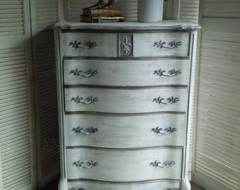 DRESSER Shabby Cottage Vintage Bow Front Highboy in Shabby French White Chest of Drawers Fleur d'Lis Poppy Cottage Painted Furniture