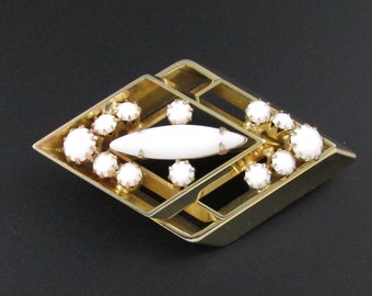 Milk Glass Brooch, White Brooch, Summer Brooch, Summer Jewelry, Gold Brooch