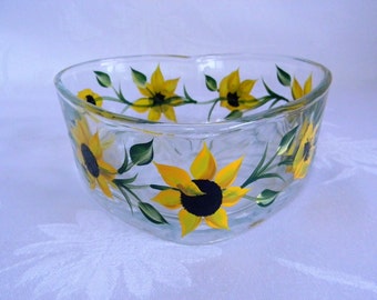 Heart shape dish, candy dish,sunflower dish, glass dish, hand painted candy dish, sunflowers, sunflower candy dish