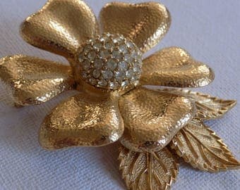 Rare collectible signed CINER crystal and golden flower floral brooch, retro jewelry