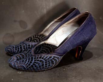 Lovely Vintage 1940's Navy Blue Lace Heels with org purchase receipt and box