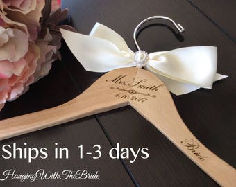 Wedding dress hanger, Wooden Engraved HangerCustom Bridal Hangers,Bridesmaids gift, Wedding hangers with names,Custom made hangers