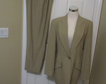 Womens Pant Suit Emanuel Ungaro vintage herringbone Beige tone pant suit size 8 womens suit