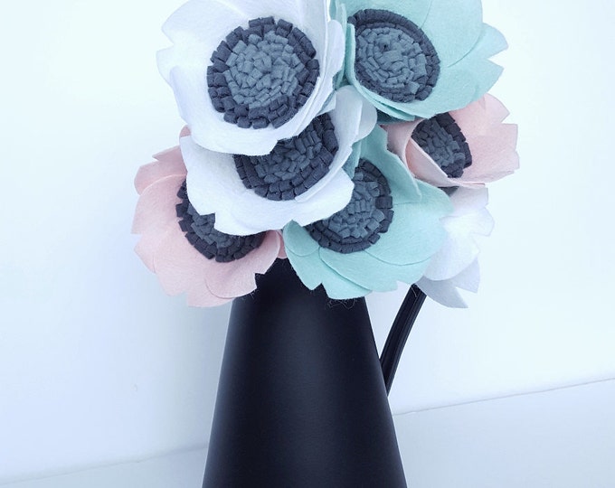 White anemone, mini bouquet, wedding bouquet, felt flower bouquet, anemone bouquet, pasque flower