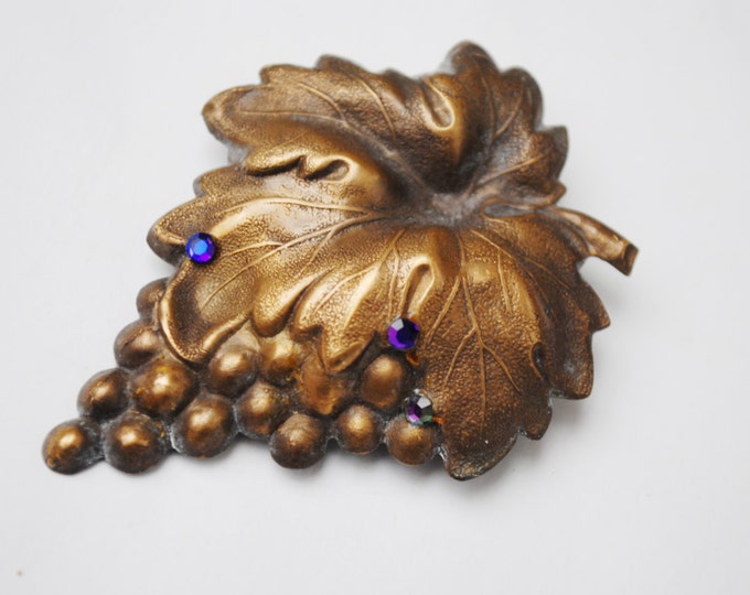 Leaf Berry Brooch - Gold Brass metal -purple rhinestone - grape leaves pin