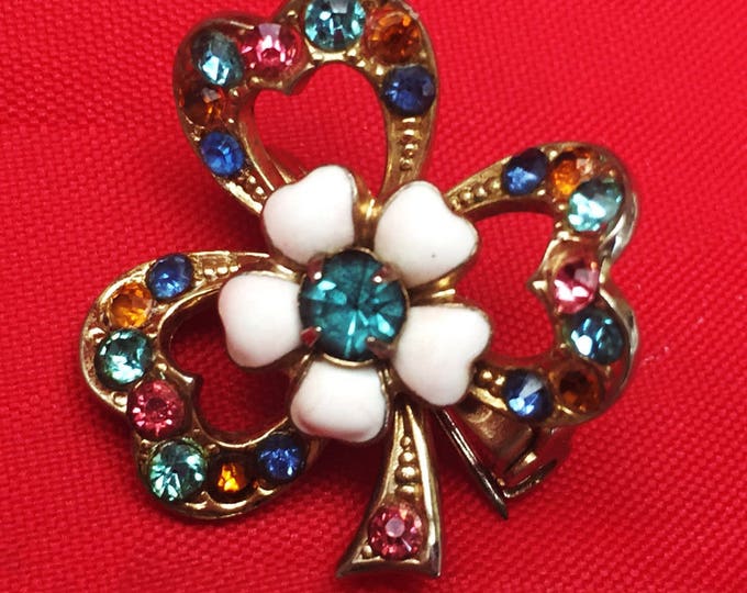 Clover leaf Brooch - Signed Coro - Pink Blue Rhinestone - Milk Glass - gold plated - Mid Century Shamrock pin