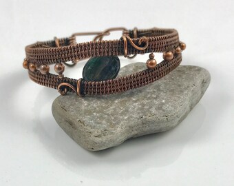 Antiqued Copper Wire Woven Bracelet with Kyanite Focal Bead - Simply Blue - 7"