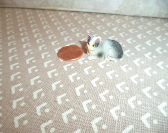 1:12 scale dollhouse Miniature Black and white cat