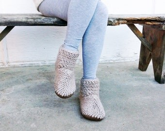 Demi-Boot: Fawn Crochet Slipper Boots With Leather Soles, Wool Mukluks, Knitted Wool Slippers Booties Mukluks, Free Shipping to Canada