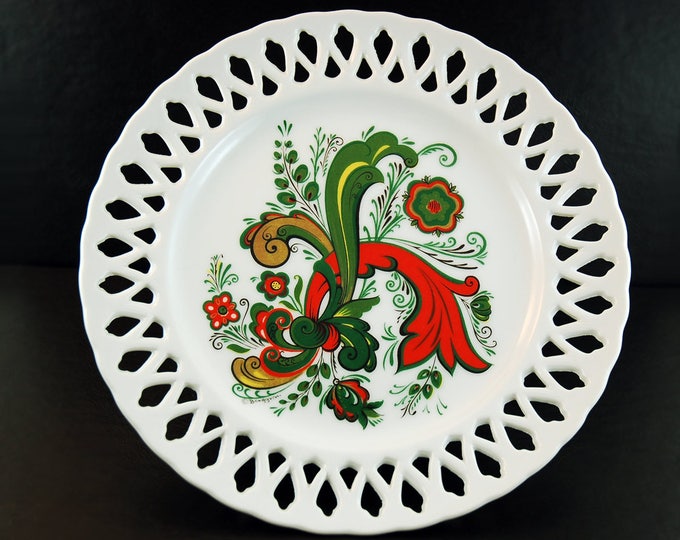 Vintage Reticulated Porcelain Wall Plate, Berggren Trayner Design 99, Scandinavian Folk Art Style, White with Red Yellow Green and Black