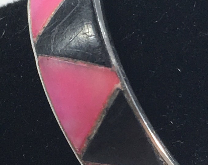 Storewide 25% Off SALE Vintage Silver Tone Alternating Pink & Black Triangular Designed Cocktail Ring Featuring Retro Modern Design