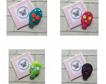 Sugar skull brooch, steampunk skull, sugar skull badge, candy skull, day of the dead ,Halloween goth
