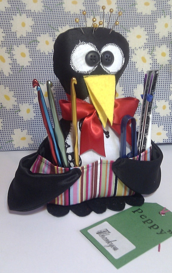 Novelty Desk Tidy/Tool Tidy Quirky Penguin Desk Holder