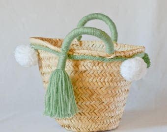 Small basket children PomPoms